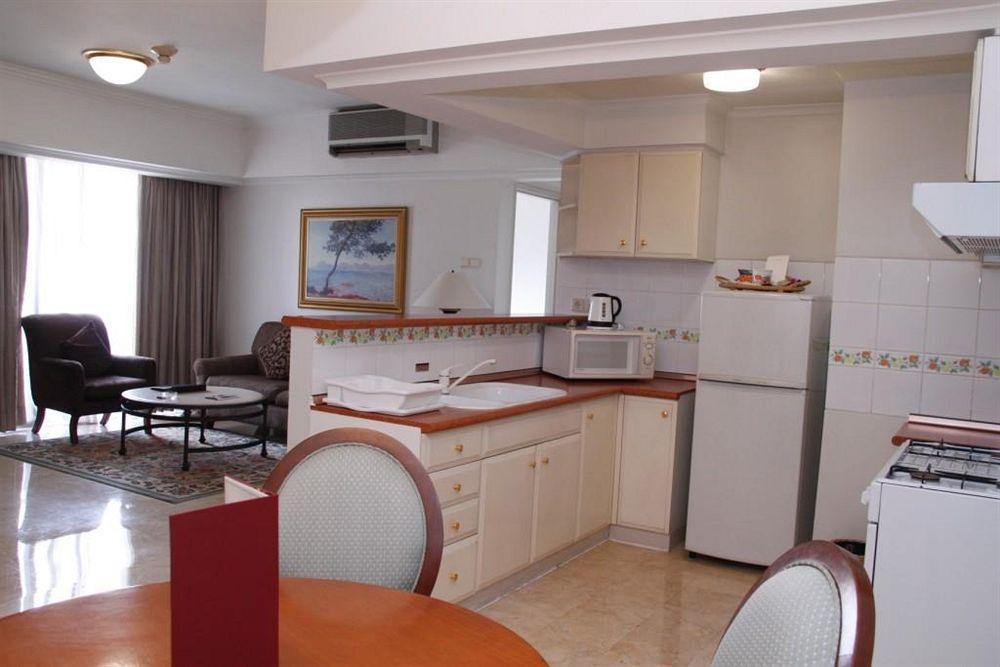Aryaduta Semanggi Aparthotel 5*